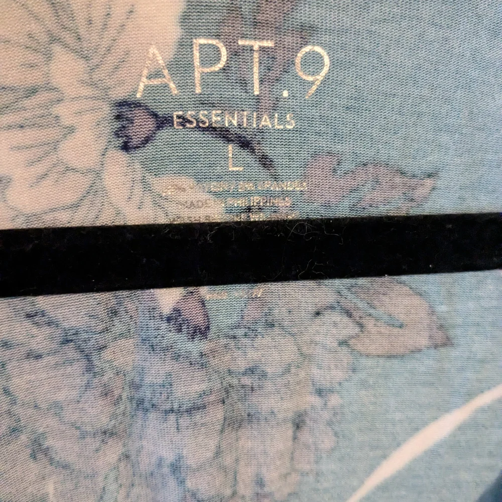 Apt. 9 Teal and White Floral Long Sleeve Top - Picture 2 of 2